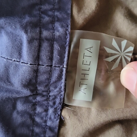 Athleta Coastal Cargo Convertible Hiking Shorts - Khaki/Green - Size 4 - Picture 3 of 7